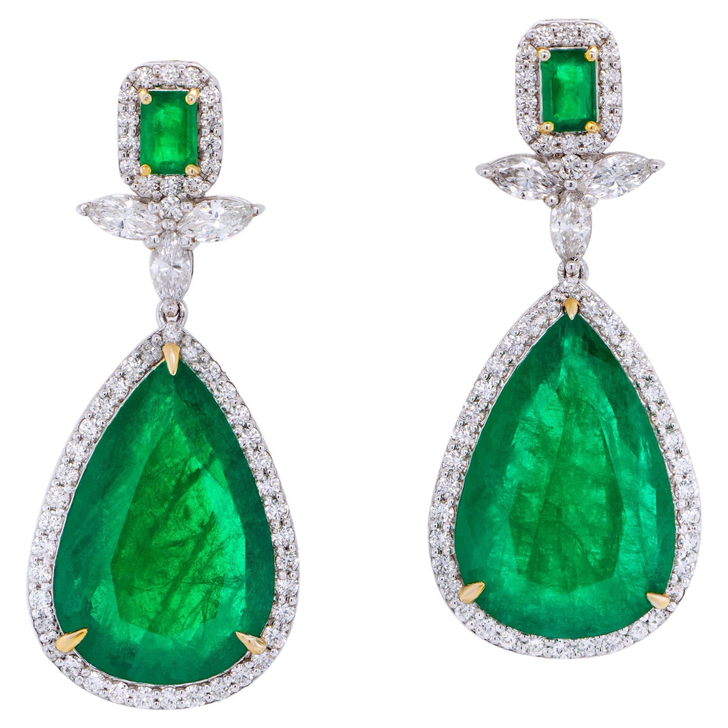 Important Emerald Earrings With Diamonds 27.50 Carats Total 18K Gold