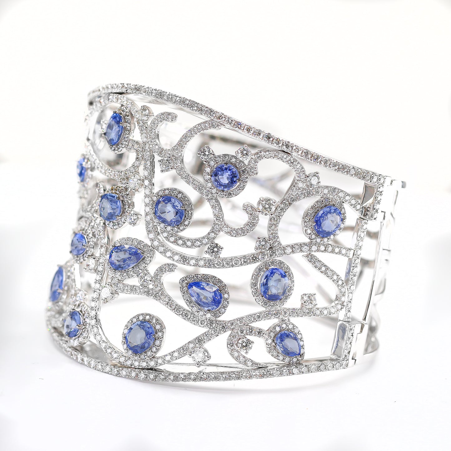 Blue Sapphire Bangle Bracelet 10.50cts With Diamonds 6.50cts 18K Gold