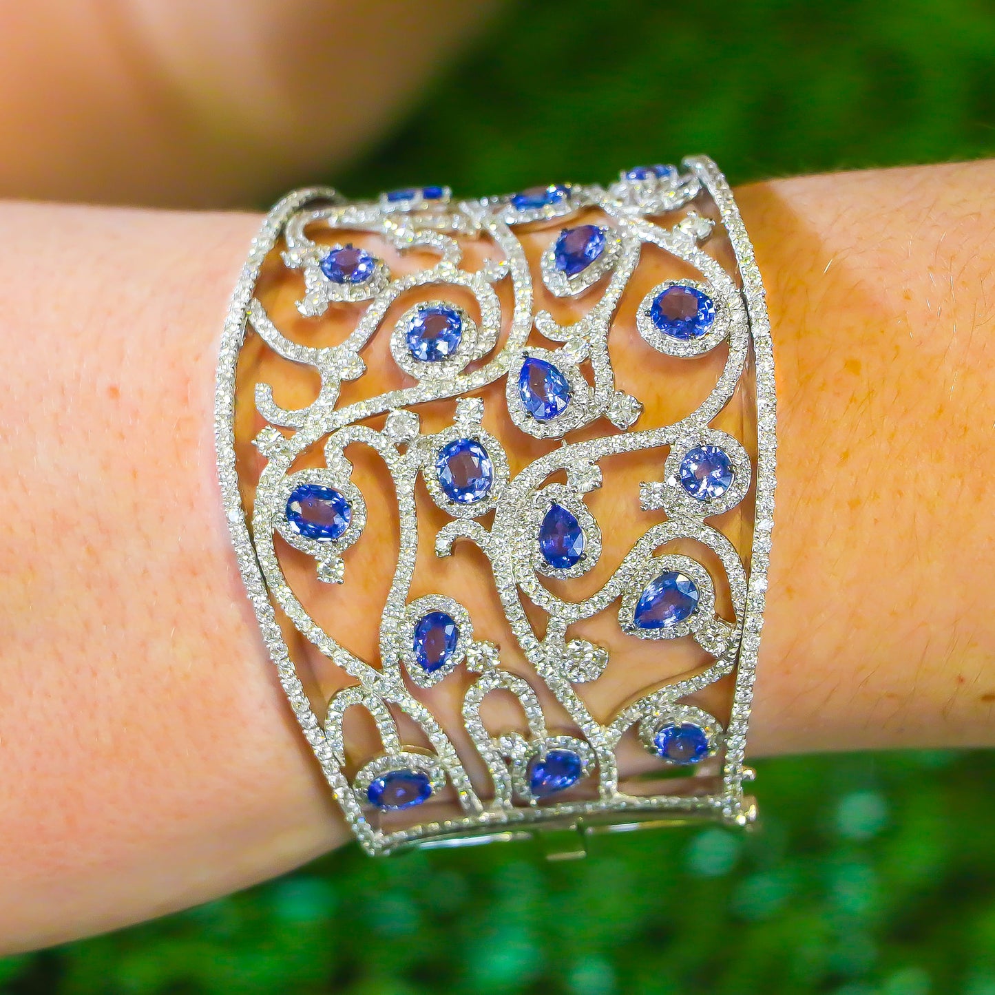 Blue Sapphire Bangle Bracelet 10.50cts With Diamonds 6.50cts 18K Gold