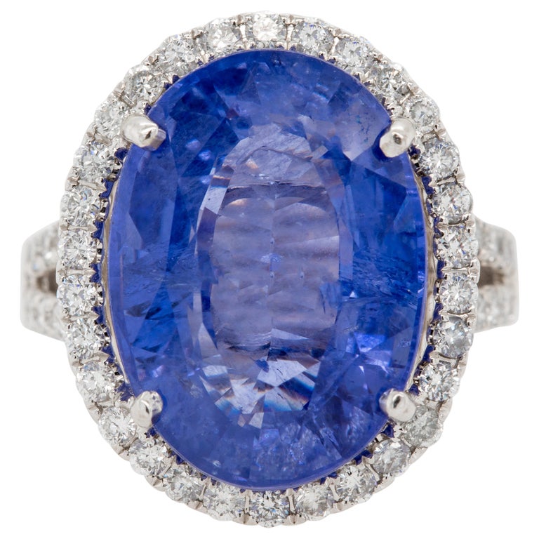 Sapphire 16.08 Carat Ring With Diamonds 18K Gold