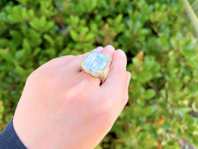 Important 40 Carat Aquamarine Ring With Side Diamonds 14K Gold