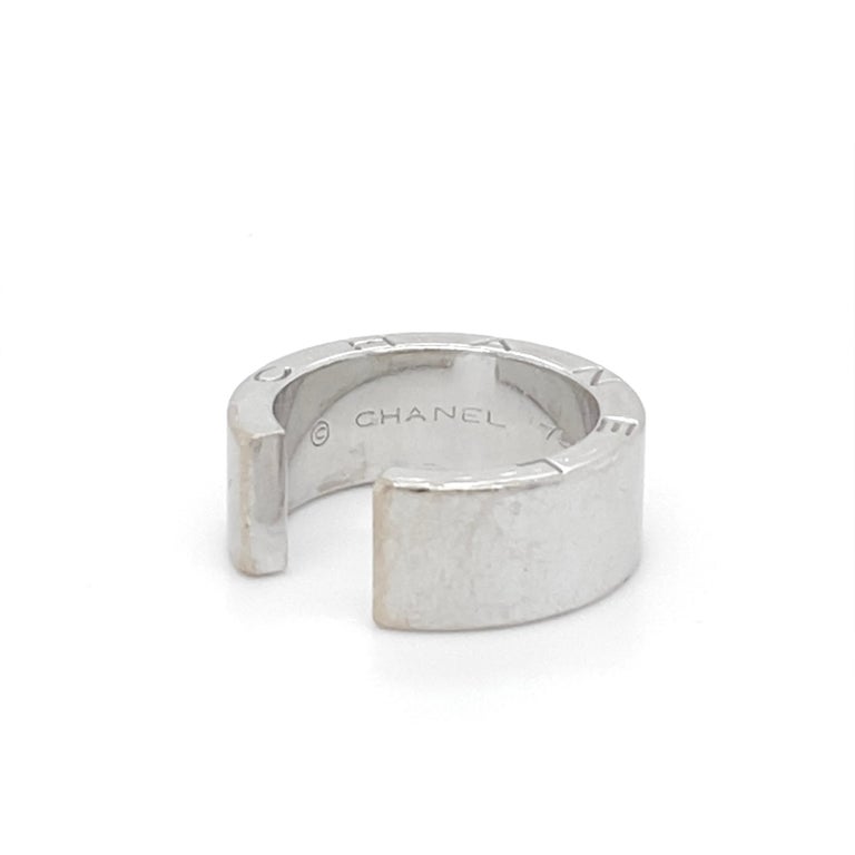 Chanel Signature Ring 18K Gold