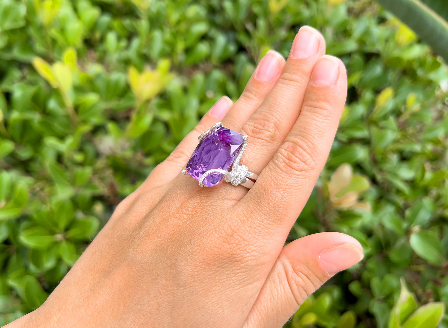 Amethyst 30 Carat Ring With Diamonds 1 Carats Total 18K Gold