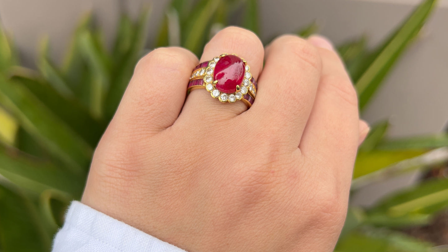Cabochon 4.40 Carat Red Spinel Ring With Diamonds And Rubies 18K Yellow Gold