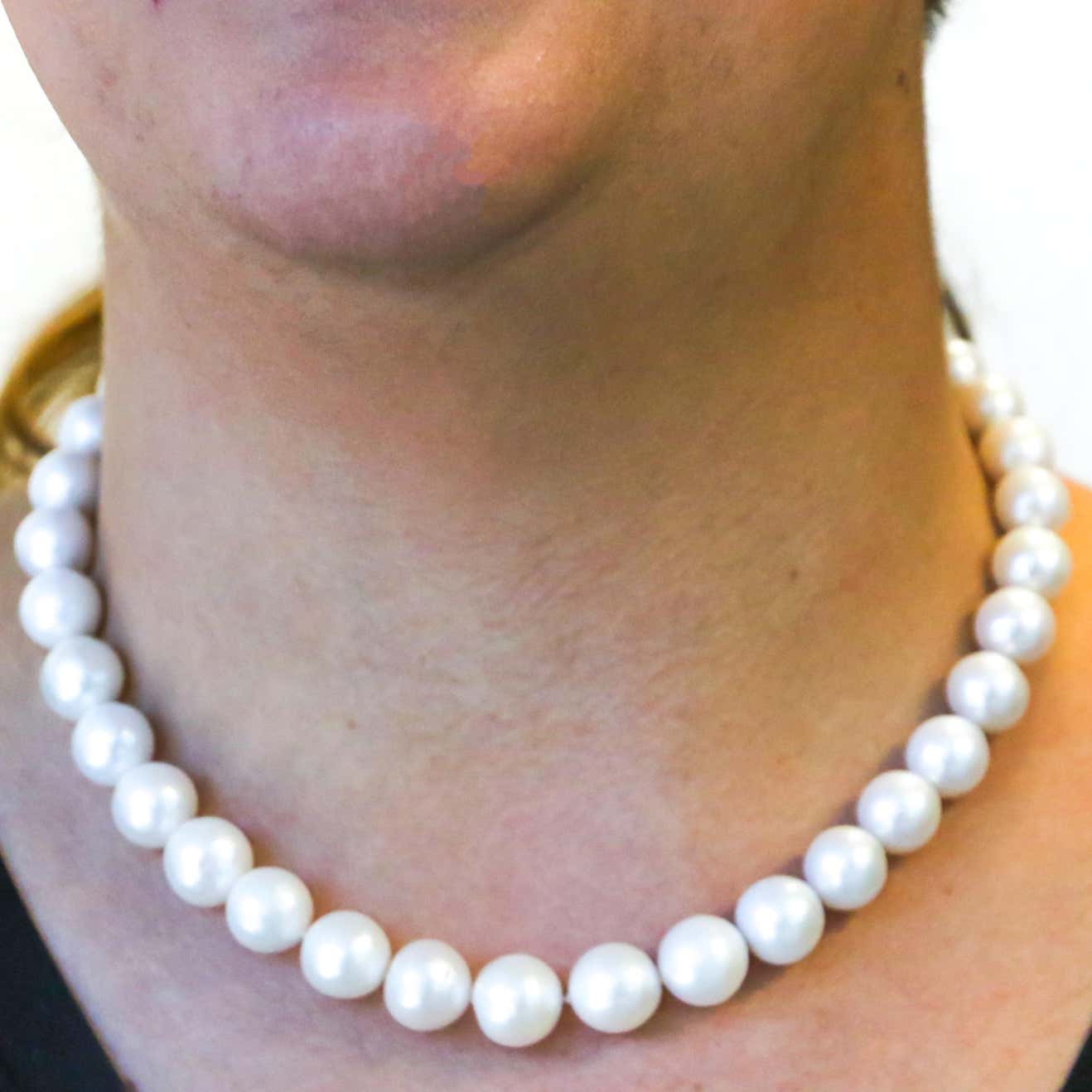 Pearl Necklace with White Sapphire