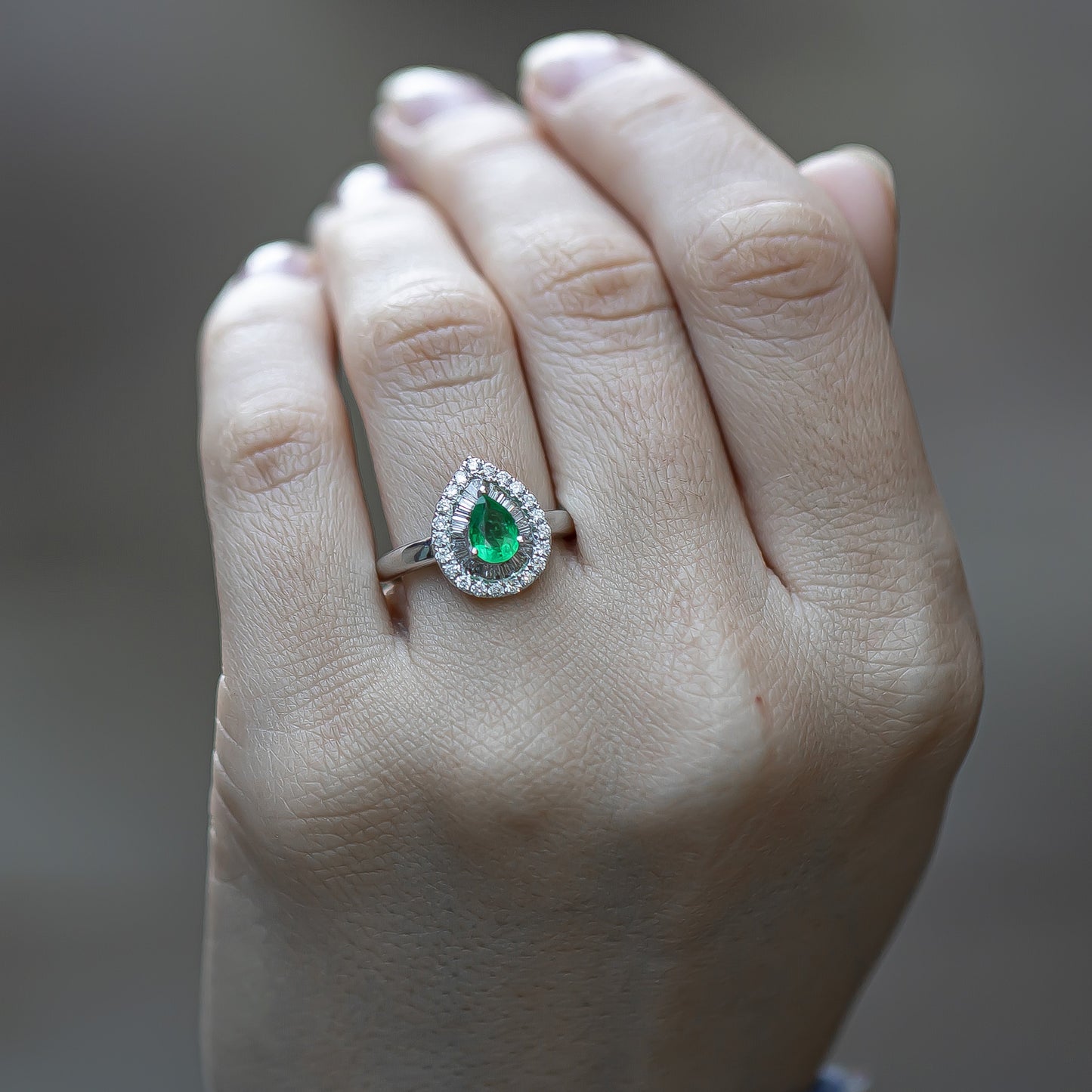 Emerald & Diamonds Ring 18K Gold